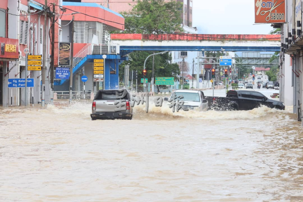 柔佛多县发生2006年以来最严重水灾