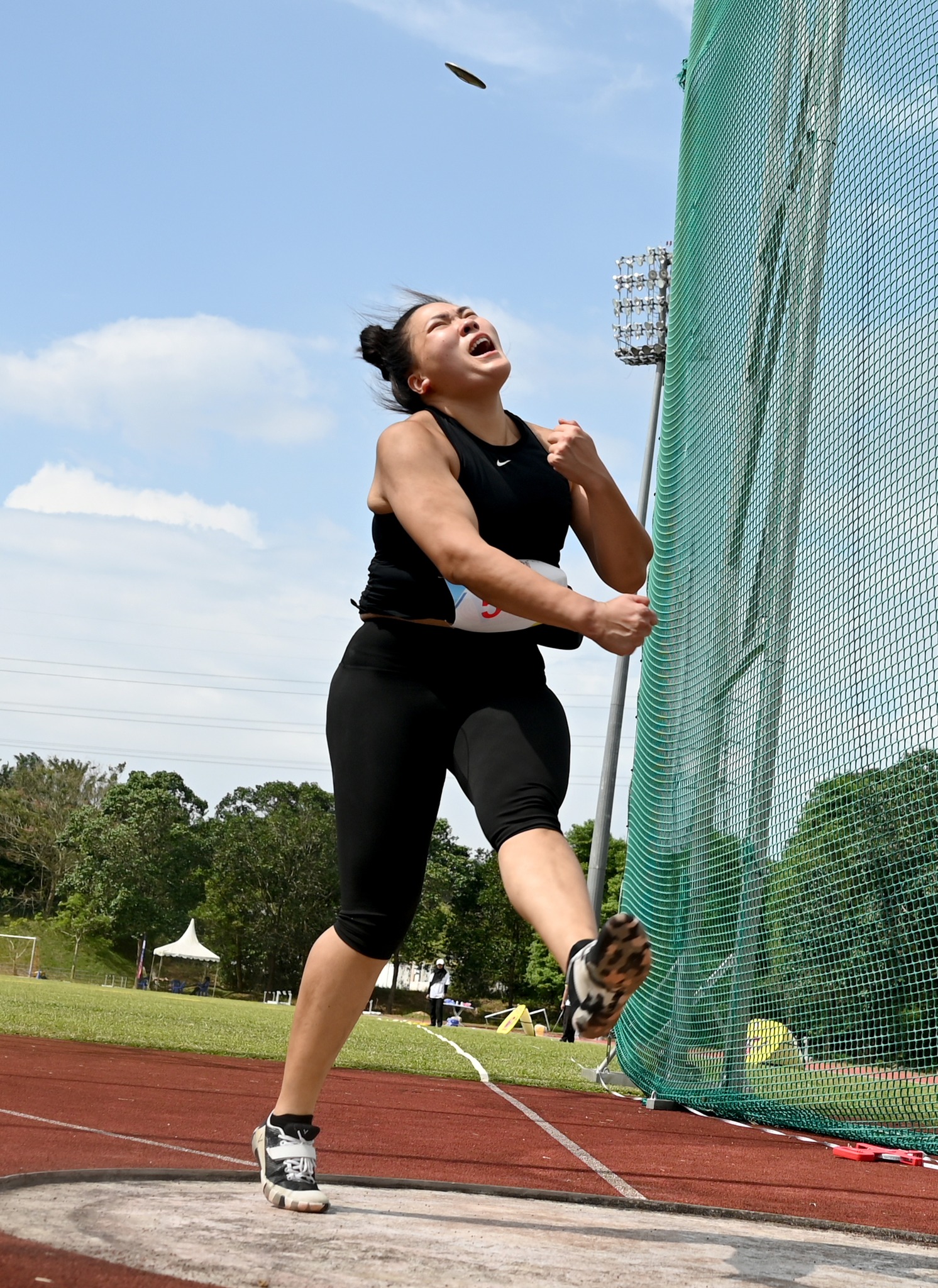 大专院校田径赛 陈柯霓称霸女铁饼