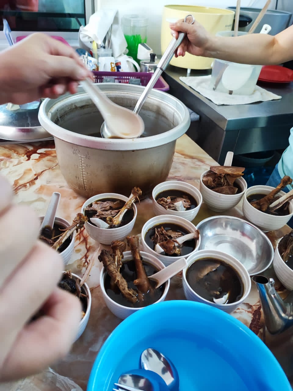 大都会-专栏：马拉妹出闸