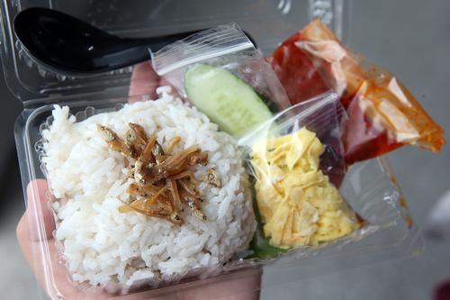大都会 / 轻快铁椰浆饭自动贩卖机