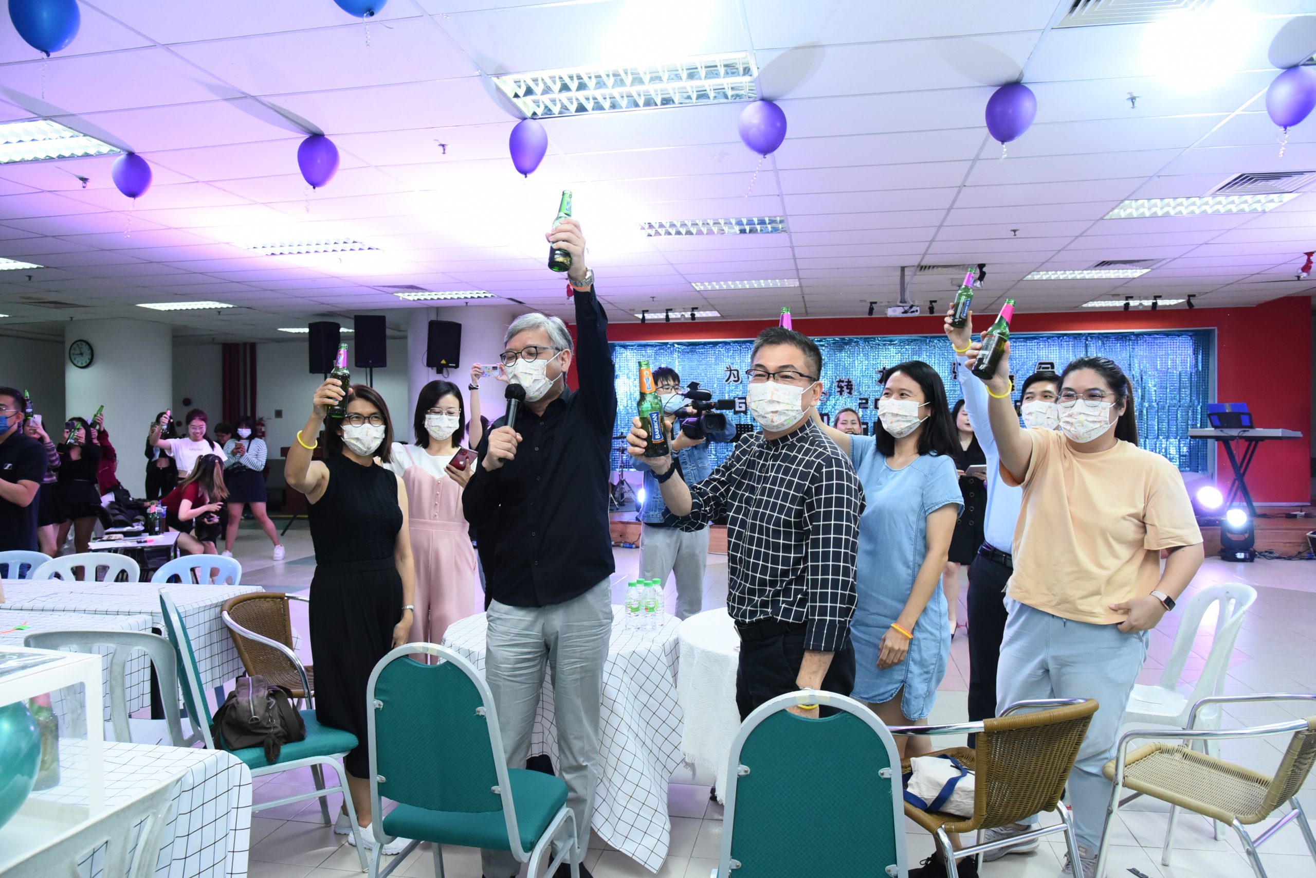 大都会/周五见报,配新纪元motif/新纪元大学学院25周年校庆 4图