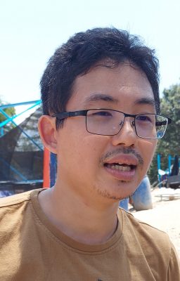 大都会/封面／非法养鸡场被投诉曝光，万只走地鸡剩百只自生自灭／7图