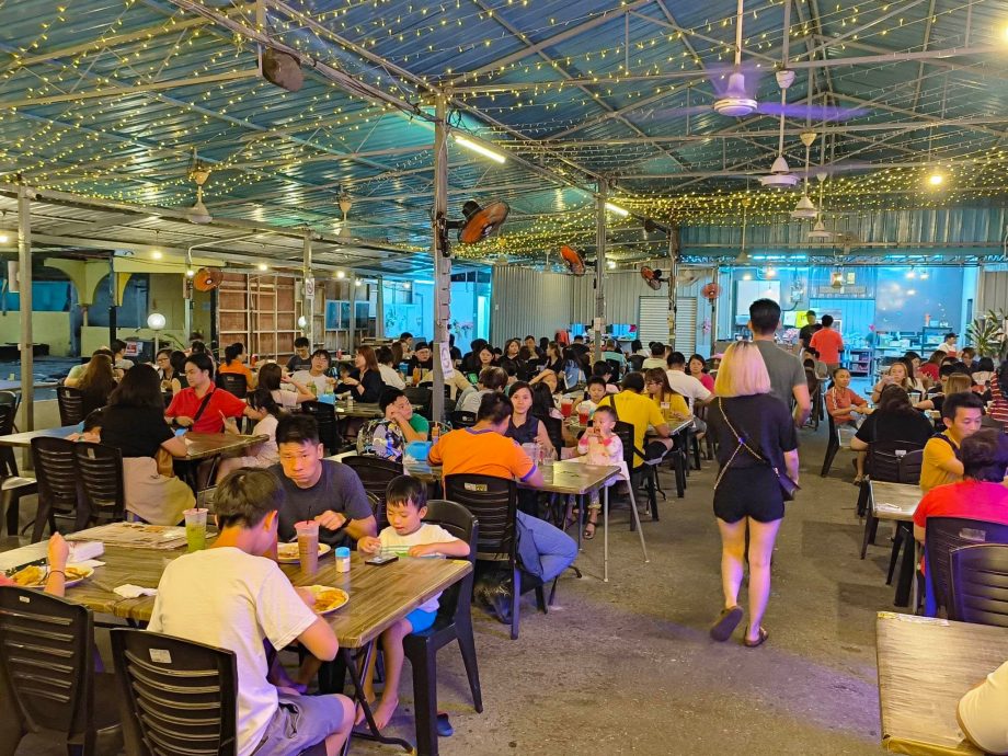 大都会/ME03头/巴生新镇商业区“西餐街”搬迁在即，巴生人捧场尝老味道