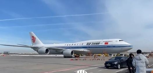 央视新闻:习近平乘专机抵达莫斯科