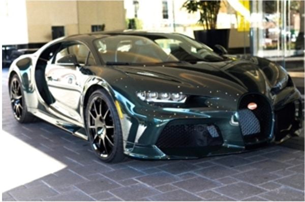 奢侈生活曝光！郭文贵拥路易十五风红木马桶