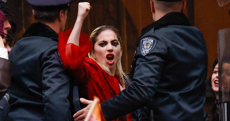 女神卡卡小丑女造型曝光 诡异妆大获好评