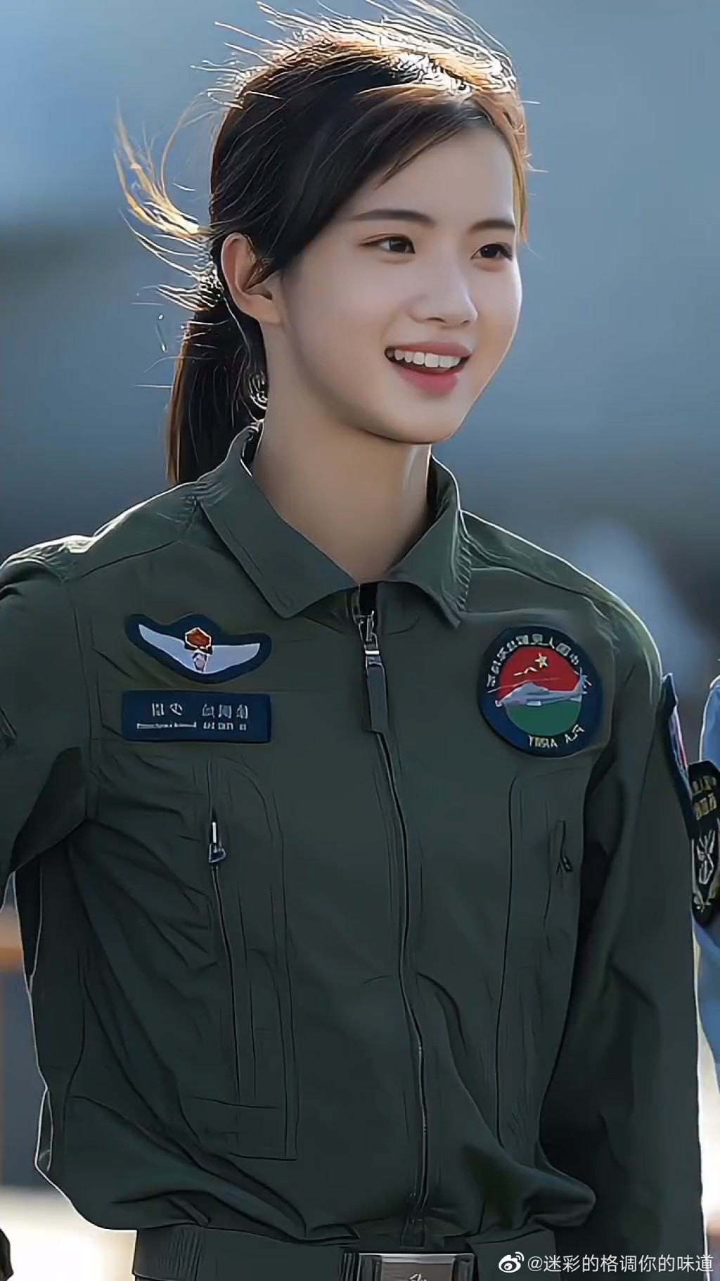 女飞行员徐枫灿见女太空人刘洋变小粉丝 网民:最美同框