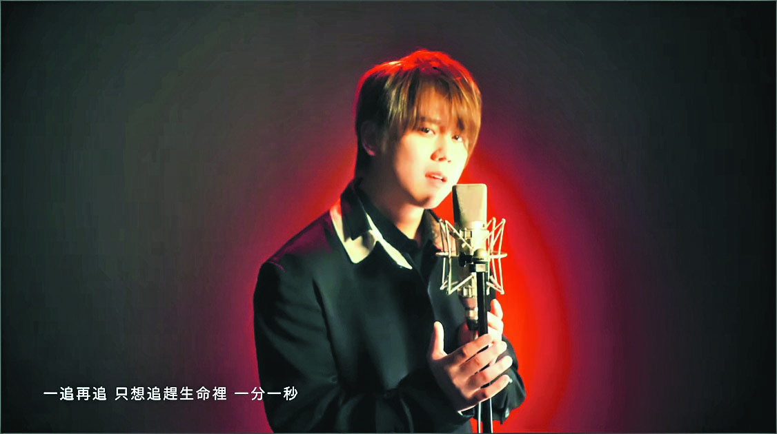 姜涛翻唱哥哥《追》挨轰 网:是致敬还是侮辱?