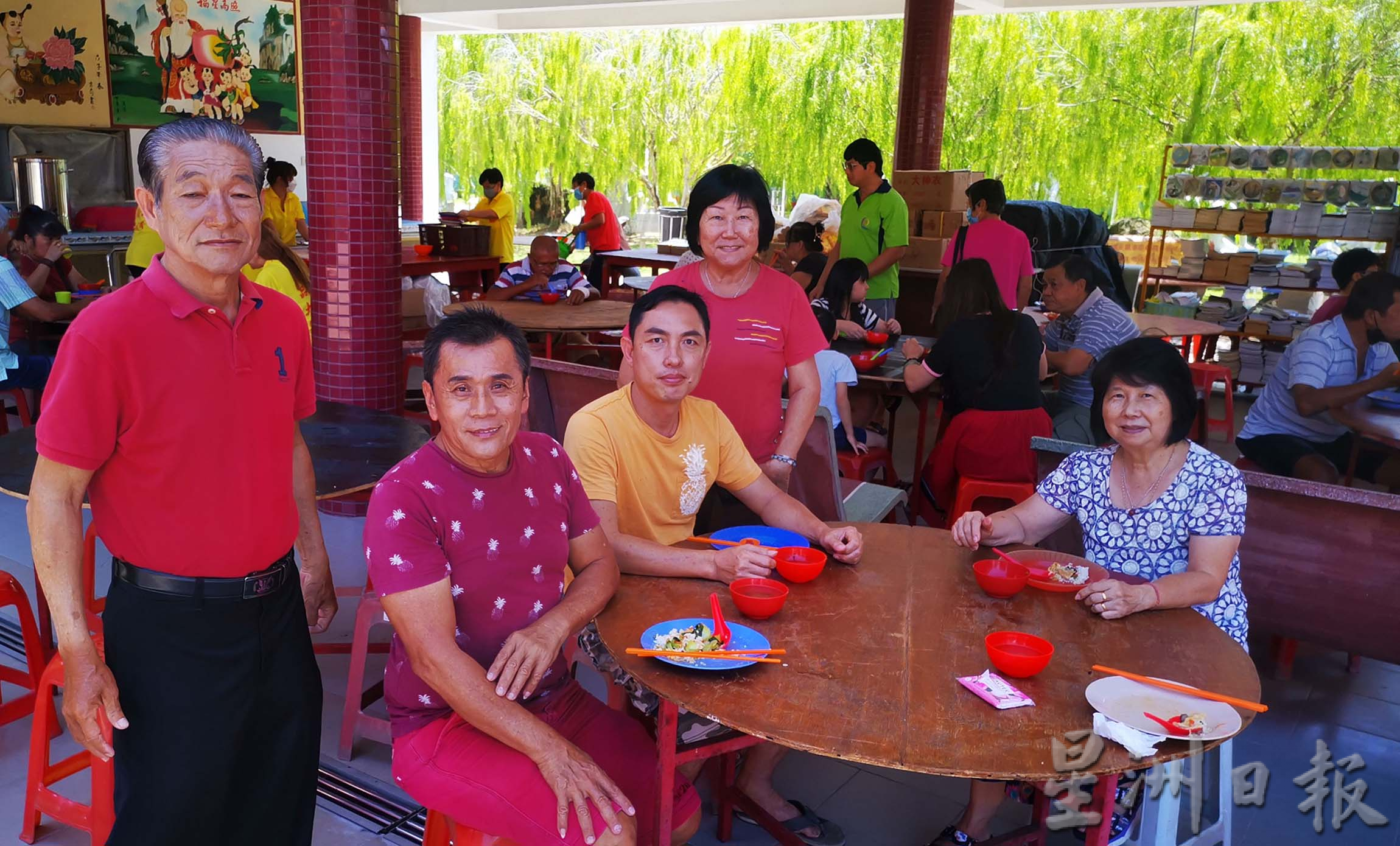 学年假期中段掀观光潮 曼绒景区热爆