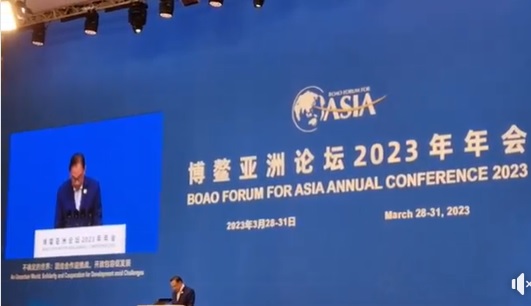 安华在博鳌亚洲论坛秀华语 获现场热烈鼓掌