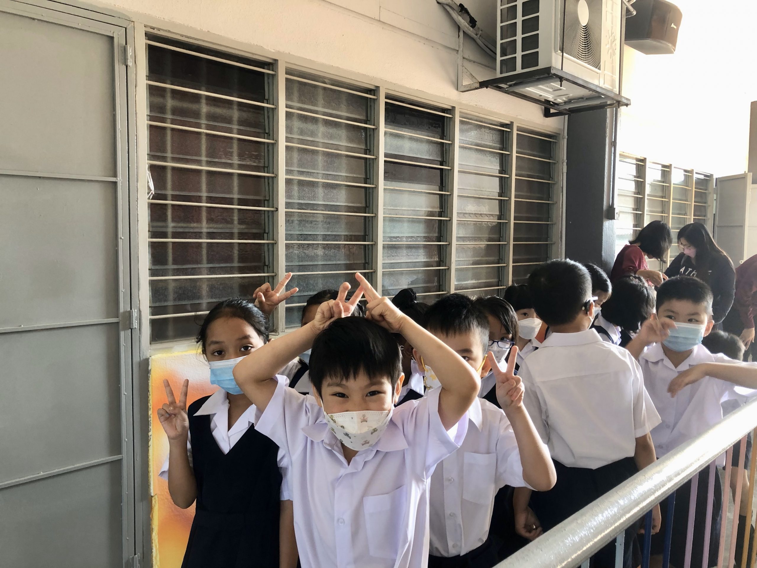 家长踊跃出席迎新日 圣德华小20新生报到