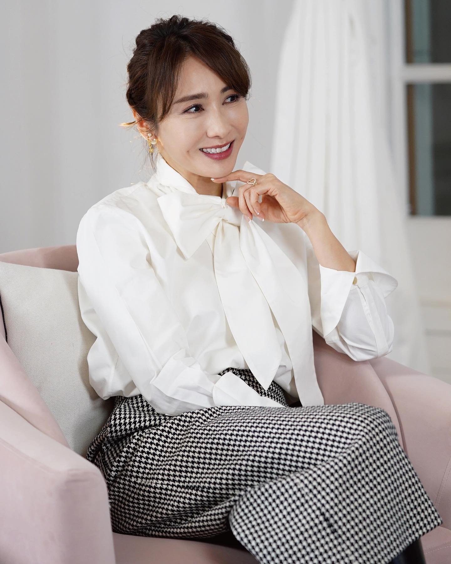 富豪老公罕见节目上出镜 黎姿曝一眼定情的原因