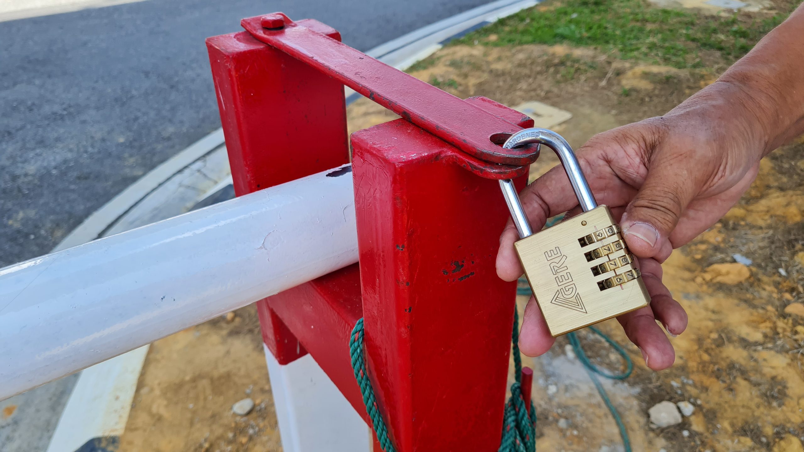 封50车位充员工专用 商区车位更严缺