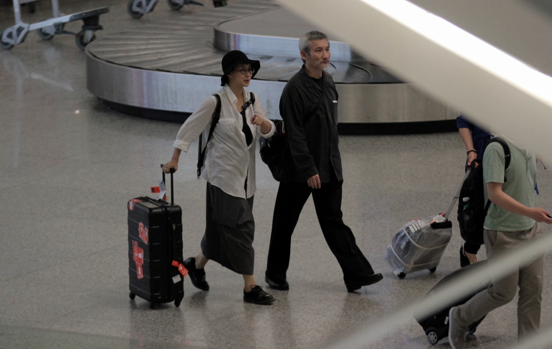 小30岁女友肚凸疑怀孕 73岁徐克要当爸爸?