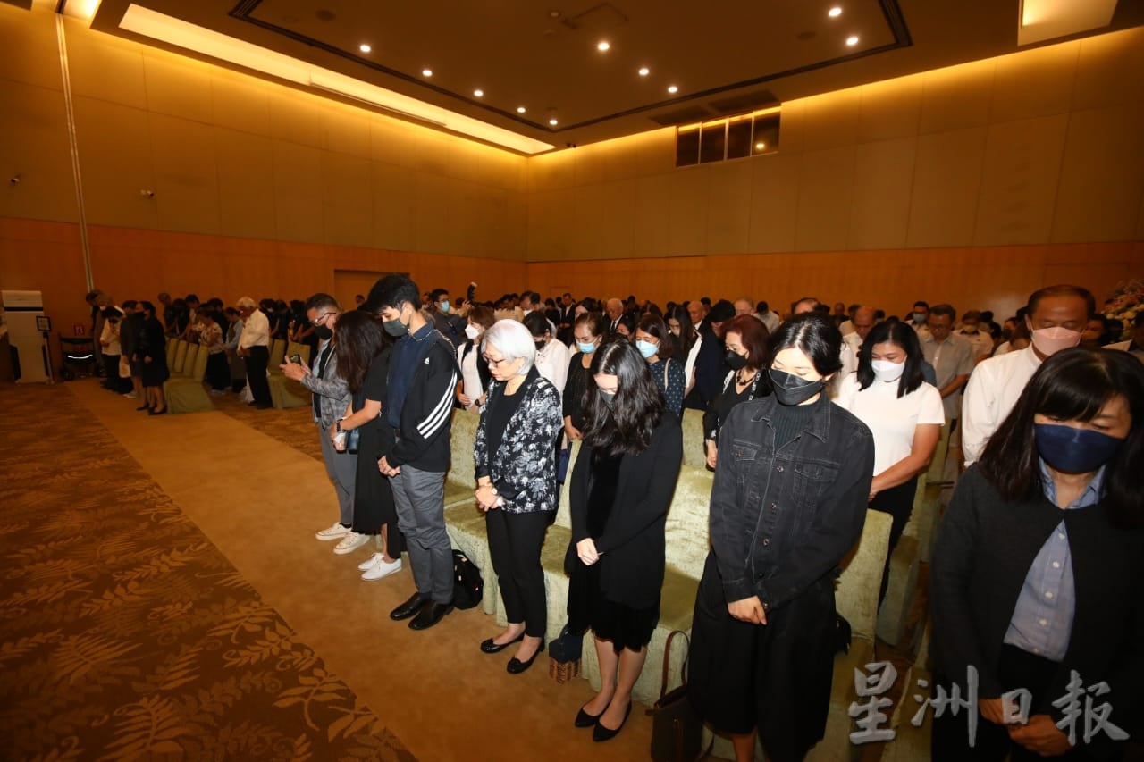 已故李三春出殡 逾200人相送最后一程