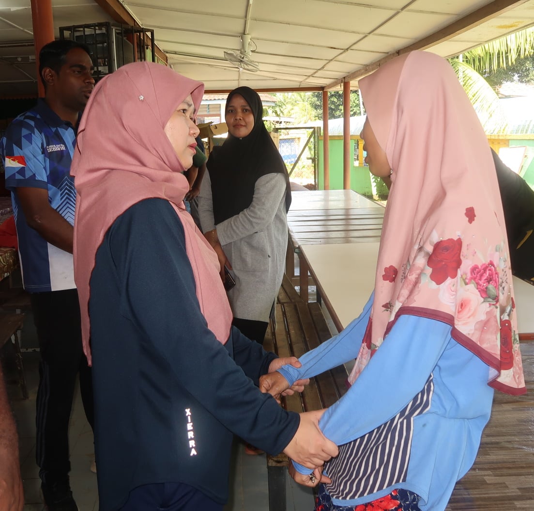 抢修柔17学校以如期开学，灾民可便服上课，浸毁课本补发