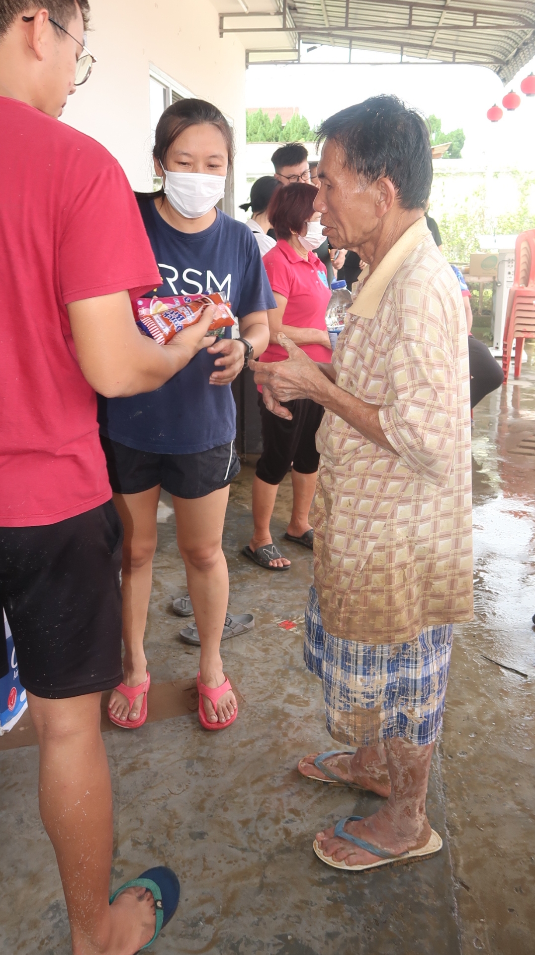 **已签发**全国︰柔三合港开埠以来最严重水灾,新村村长:95%房屋遭遇水劫