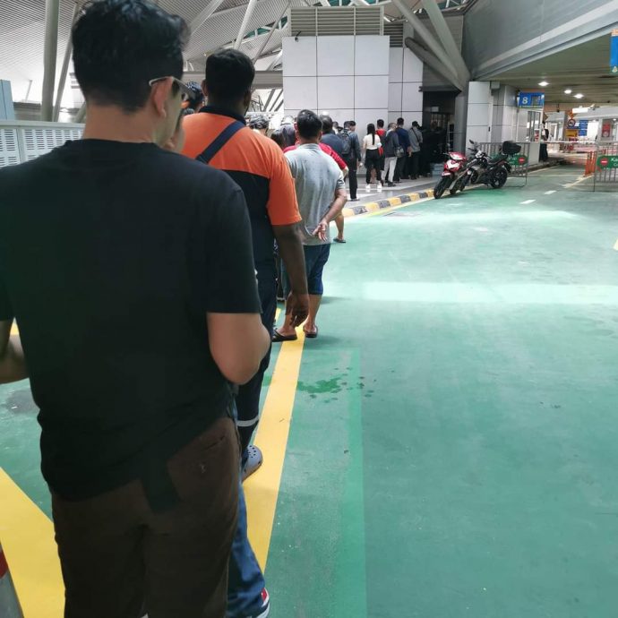 狮城通关系统大当机海陆空关卡塞爆，有越堤族放弃：“今天不回家！”