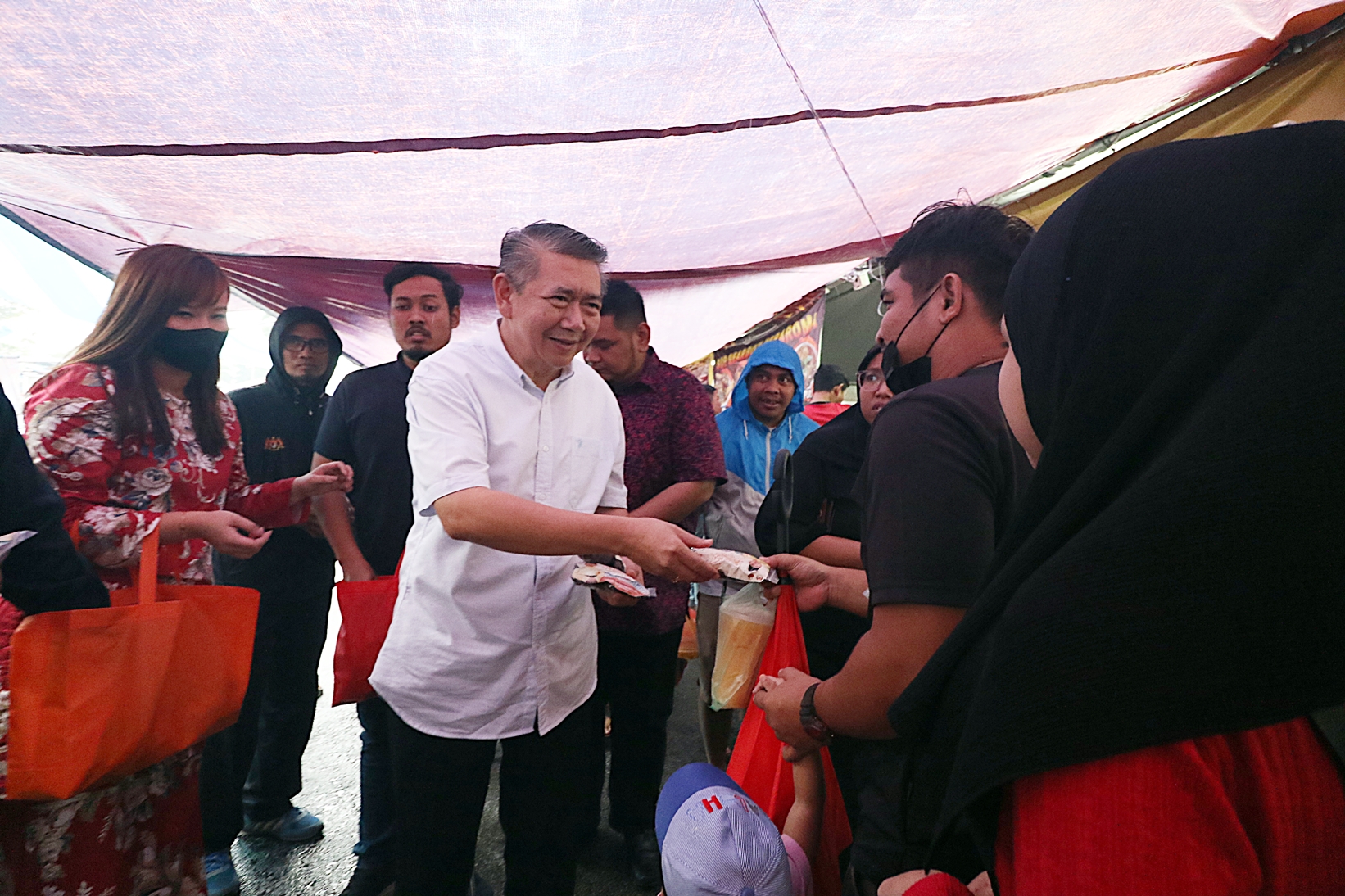 **已签发**全国:沙拉胡丁:鲜鸡供应足,未接获业者趁机涨价投报