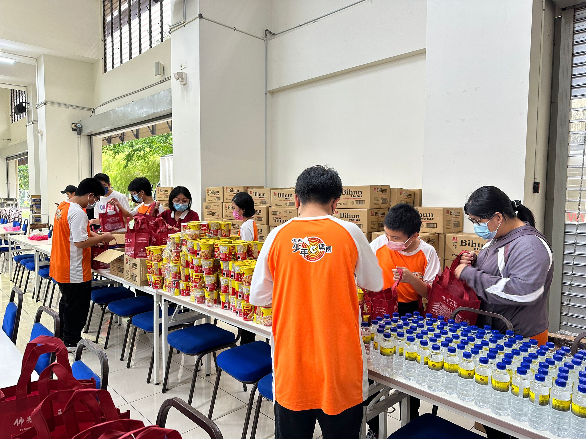 **已签发**全国:雨水未停水势未退,佛光会、星洲基金用大卡车突破障碍送物资