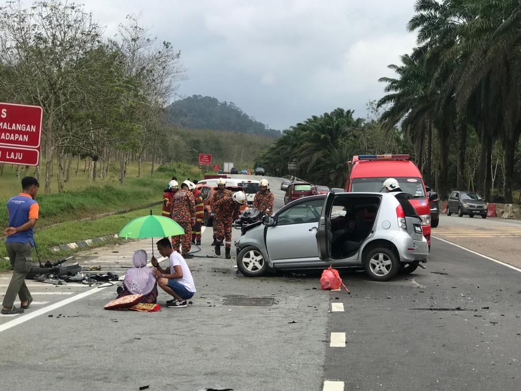 **已签发**柔:2汽车1罗里车祸2死1伤,七旬夫妻阴阳两隔