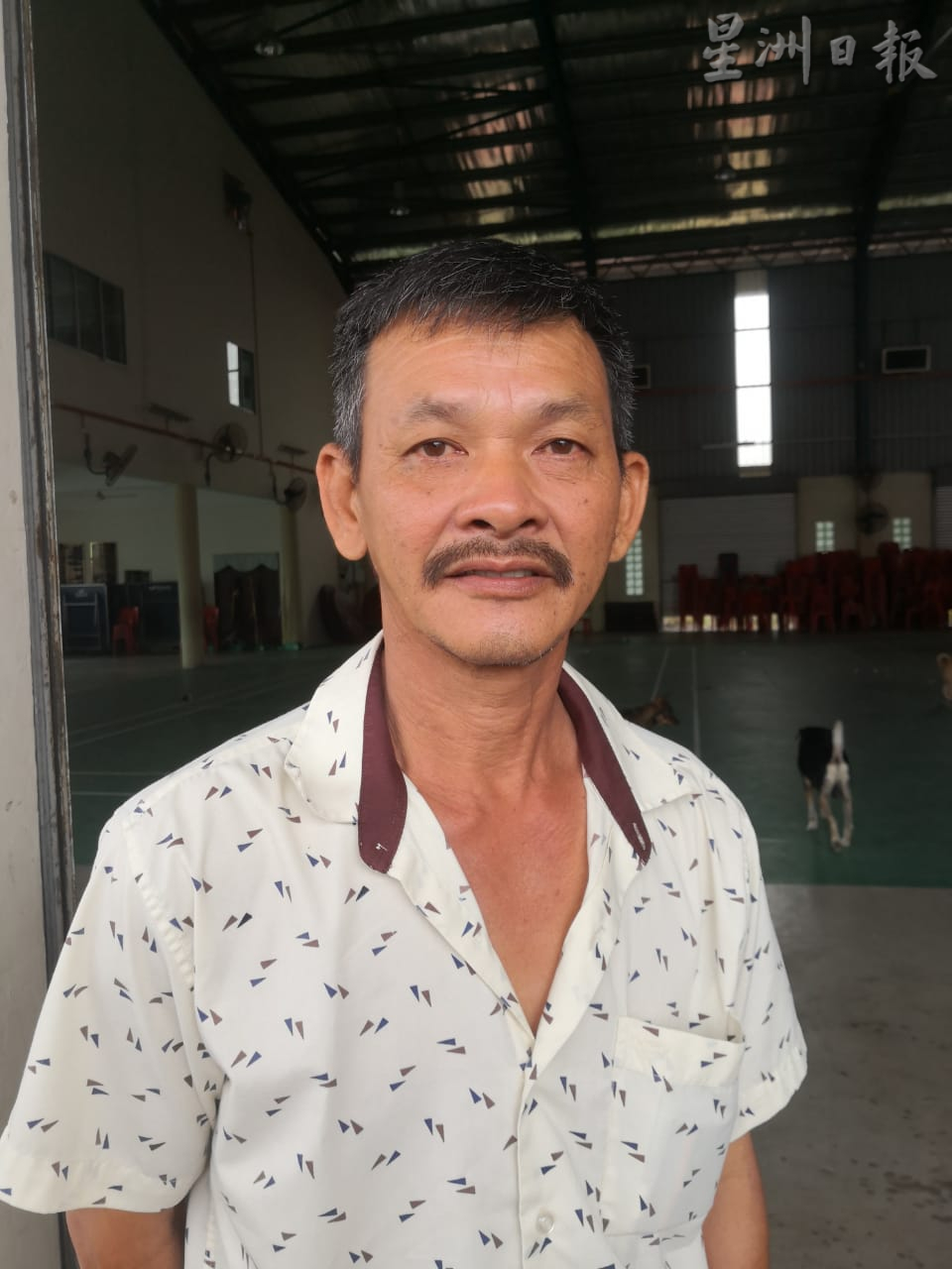 **已签发**柔:封面:坤兰乌汝公孺学校四面环水,若洪水涌入将损失惨重