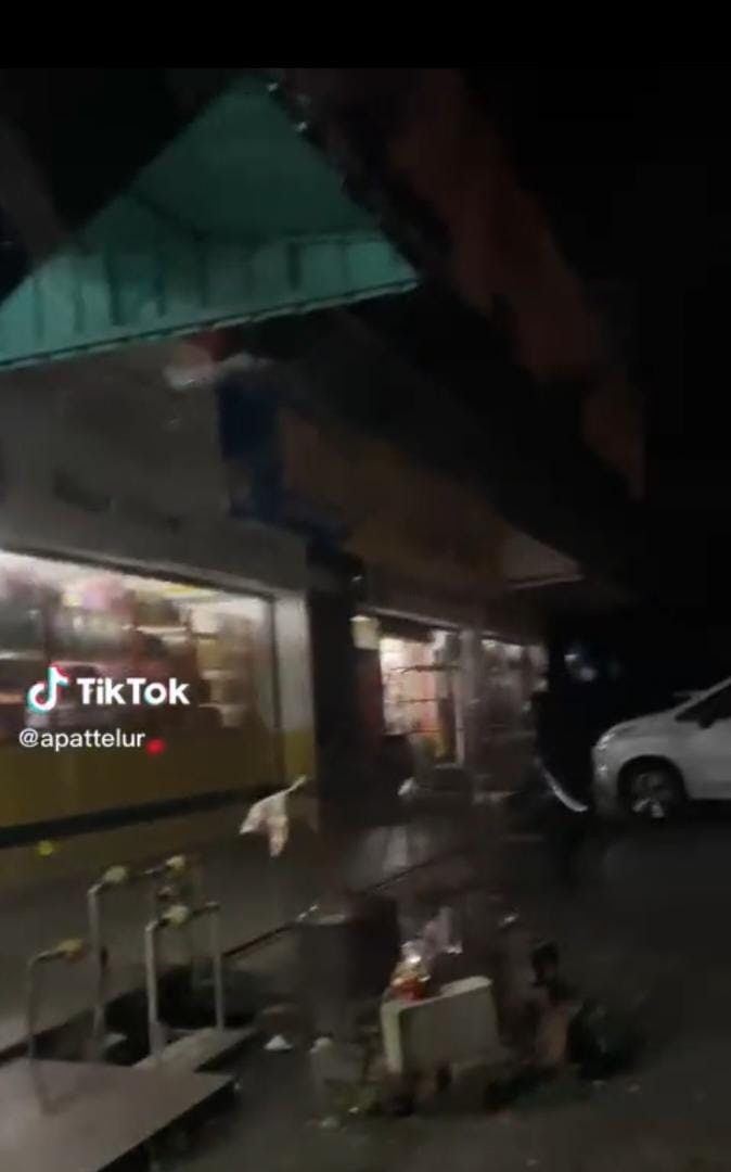 **已签发**柔:峇2刀匪连抢2店打伤店员,6小时后落入警网