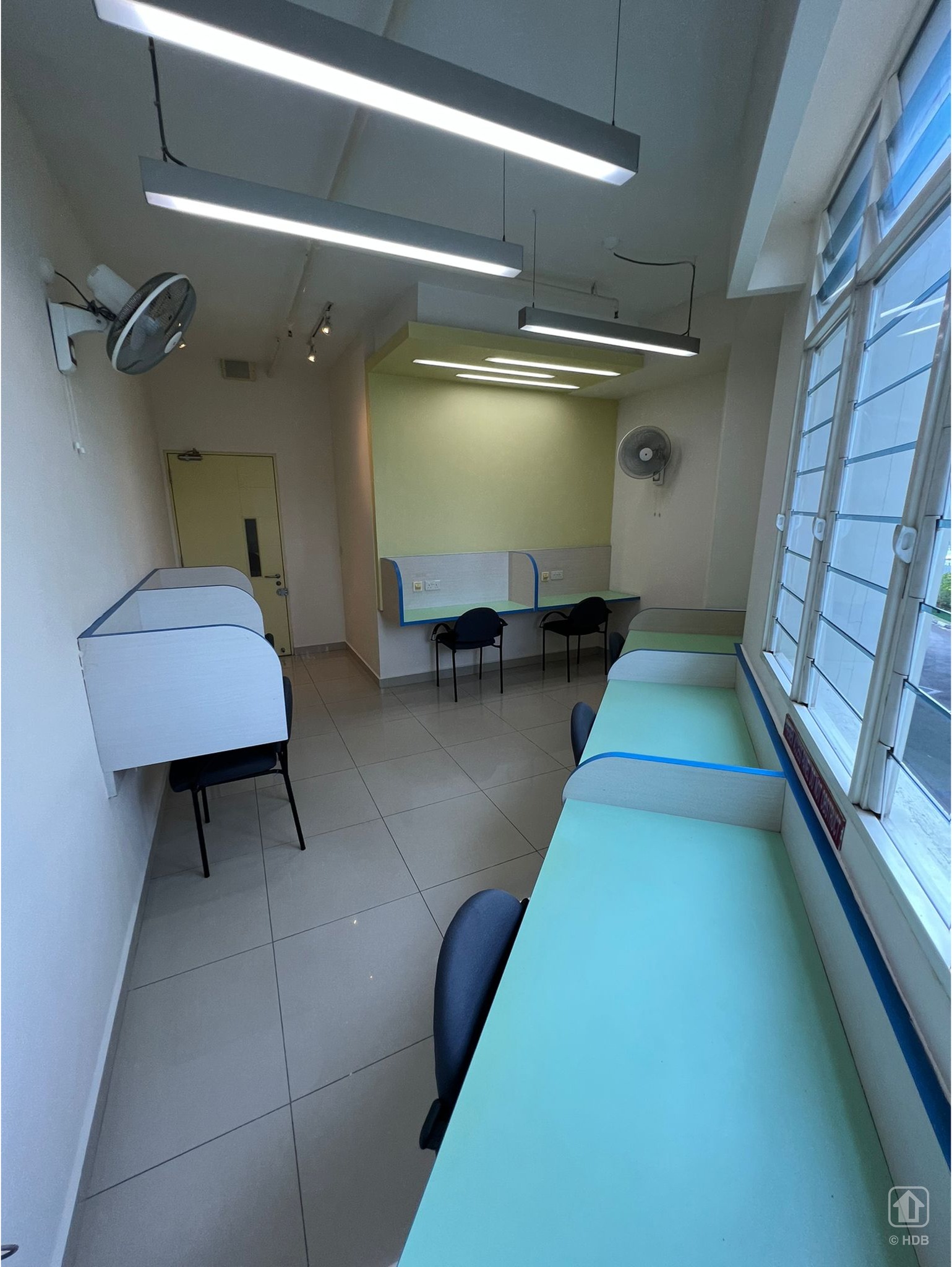 **已签发**柔:狮城二三事:头条:狮城建屋局为低薪户推单身共享屋,网民吐槽像牢房、兵营、流浪汉庇护所