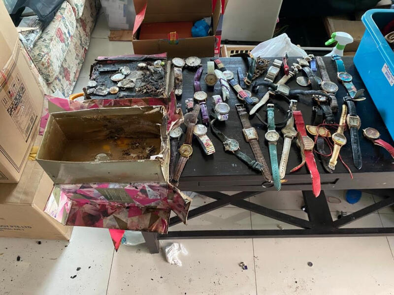 **已签发**柔：狮城二三事：头条：登机飞槟前获悉洋房失火，夫妇损失逾30万新元