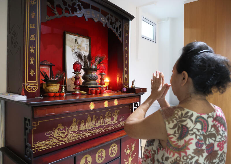 **已签发**柔:狮城二三事:头条:登机飞槟前获悉洋房失火,夫妇损失逾30万新元