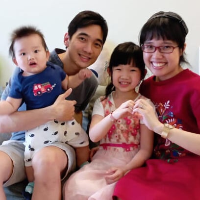 *已签发*柔:狮城二三事:狮城7岁女当华文教师 为4学生授课