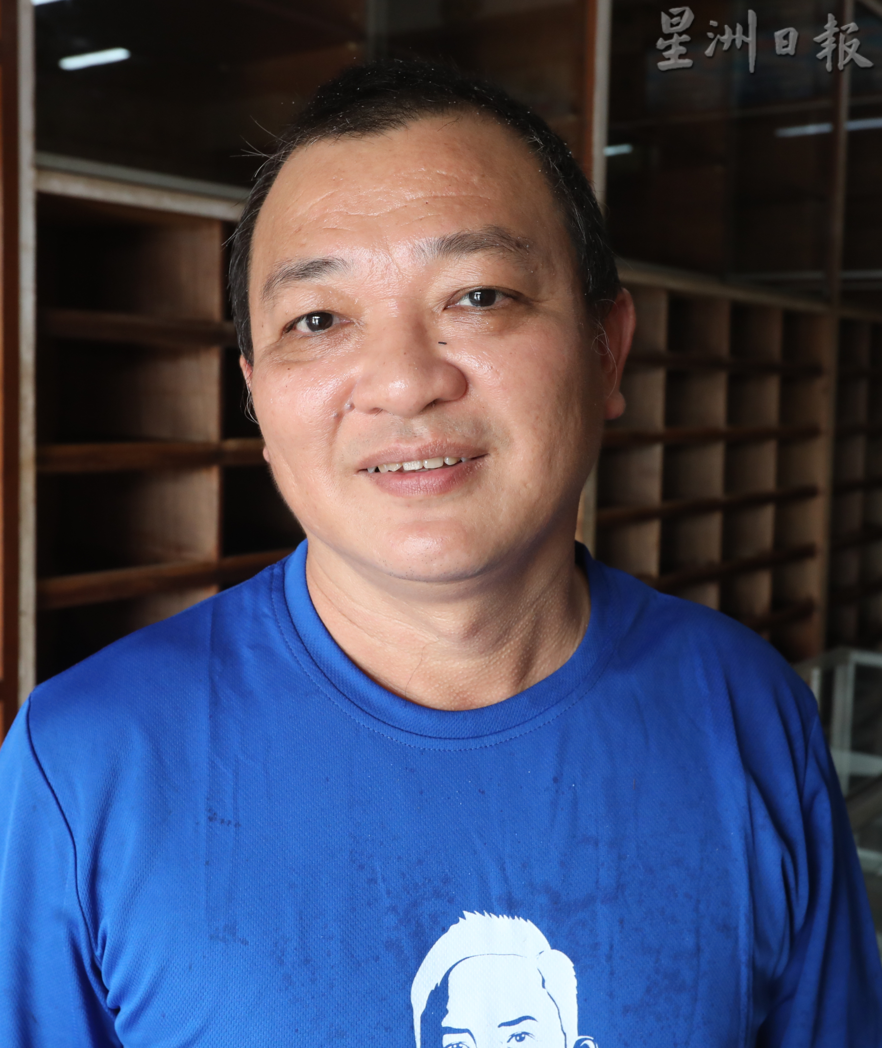 **已签发**柔:第三版头条:哥打丁宜市区积水消退开放通车,商家忙清理苦不堪言