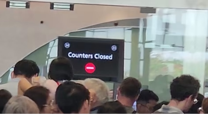 *已签发*(取代前文)柔:狮城二三事:入境通关系统当机 狮城移民局吁旅客保持耐心