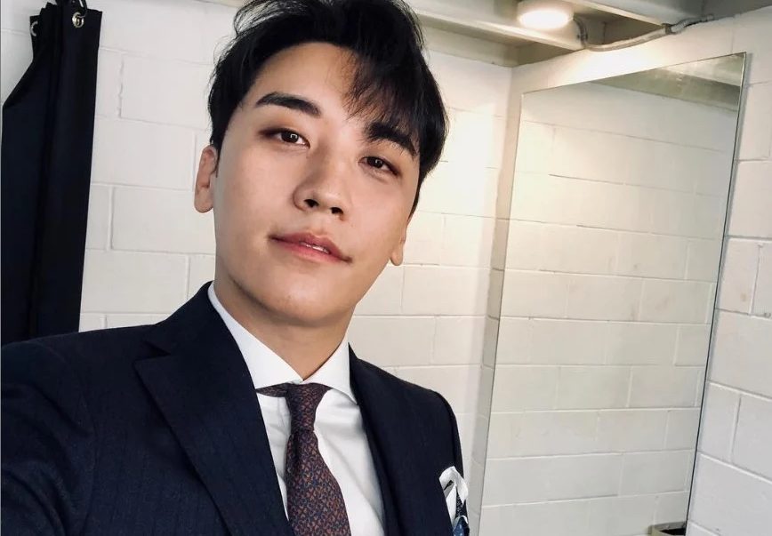 庆出狱带网红女友游泰 胜利对韩游客有警戒