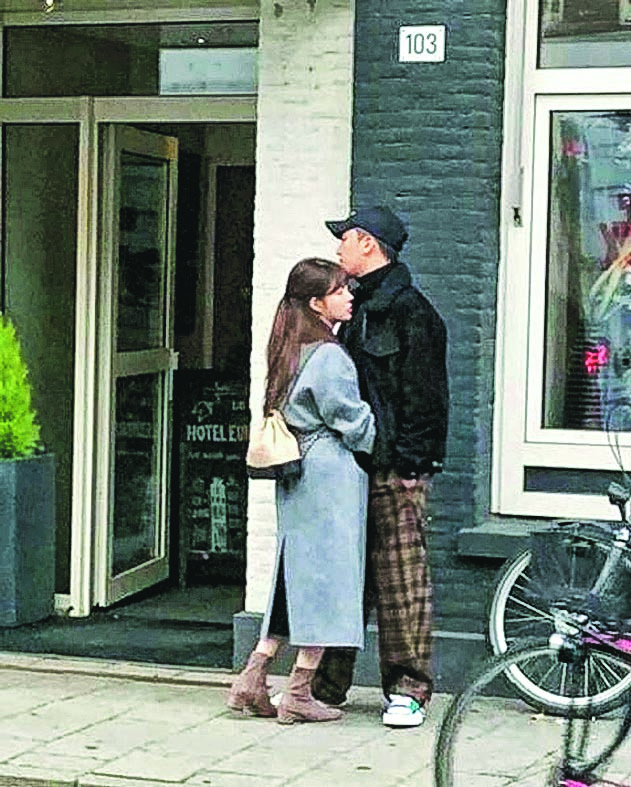 庆出狱带网红女友游泰 胜利对韩游客有警戒