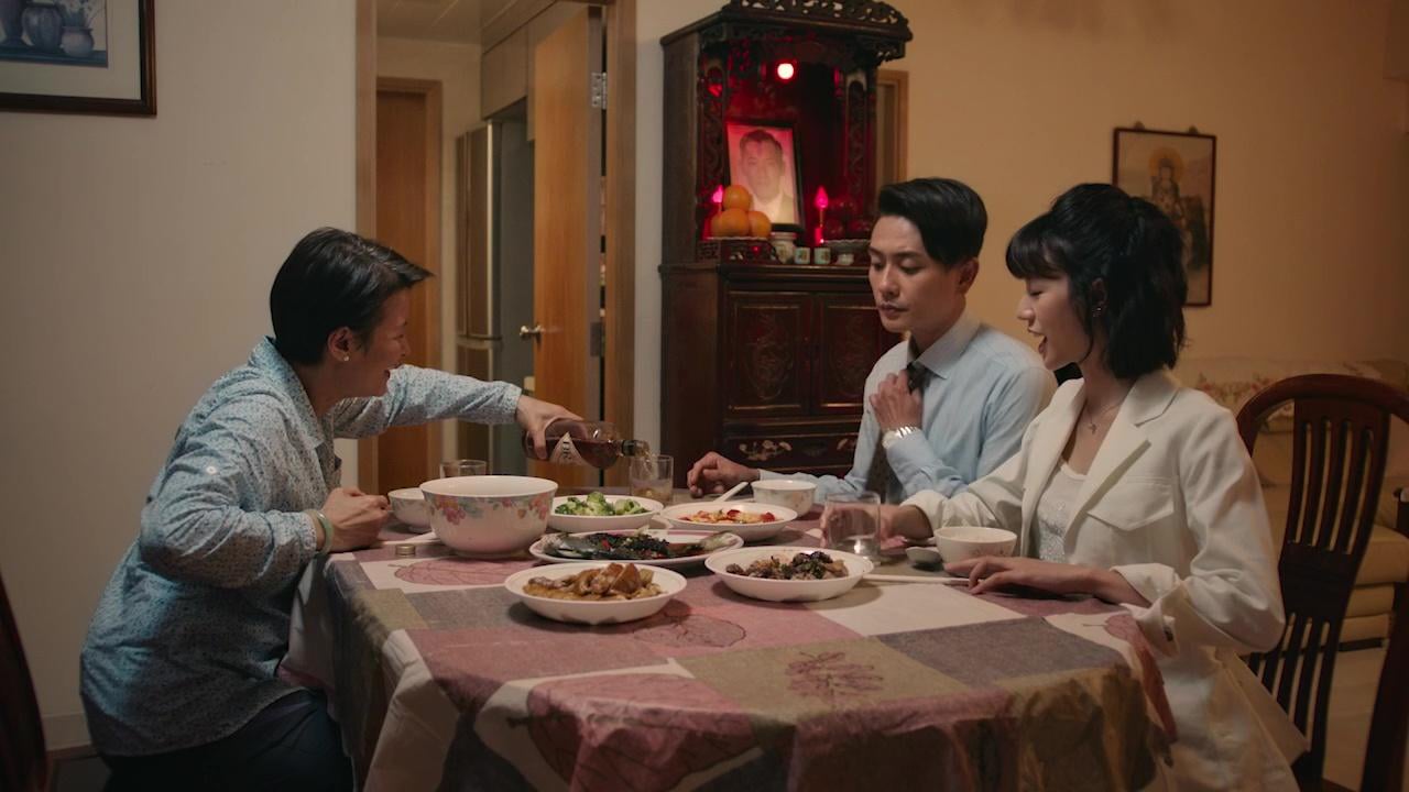 廉政狙击|蔡思贝“灌醉硬上”被轰教坏人 黄宗泽直认始作俑者