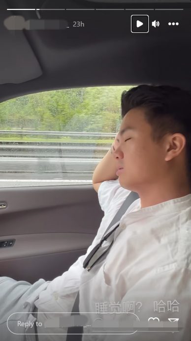 开BMW自动驾驶到怡保玩·女网红拍男友睡觉手没放方向盘