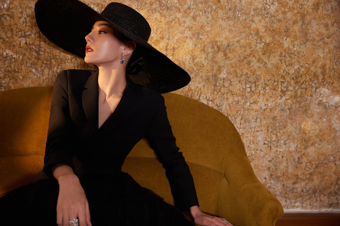 微博之夜|胡歌刘亦菲封King Queen遭质疑 唐嫣获奖失踪惹火粉丝