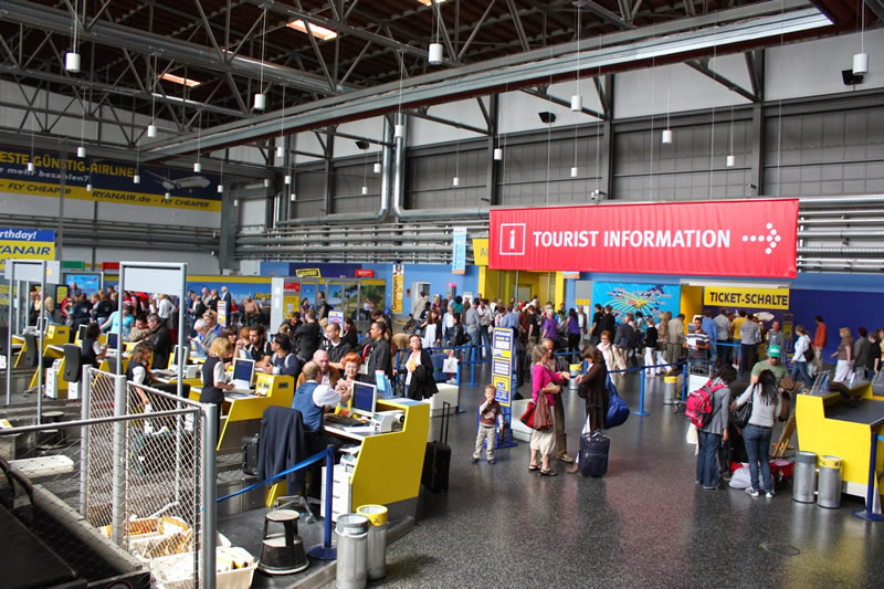 德国4机场保安工会将罢工 351航班取消 10万乘客受影响