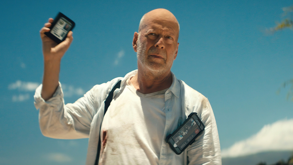 患失智布鲁斯遭狗仔大呼小叫!妻泪诉恳求:请给他空间与尊重