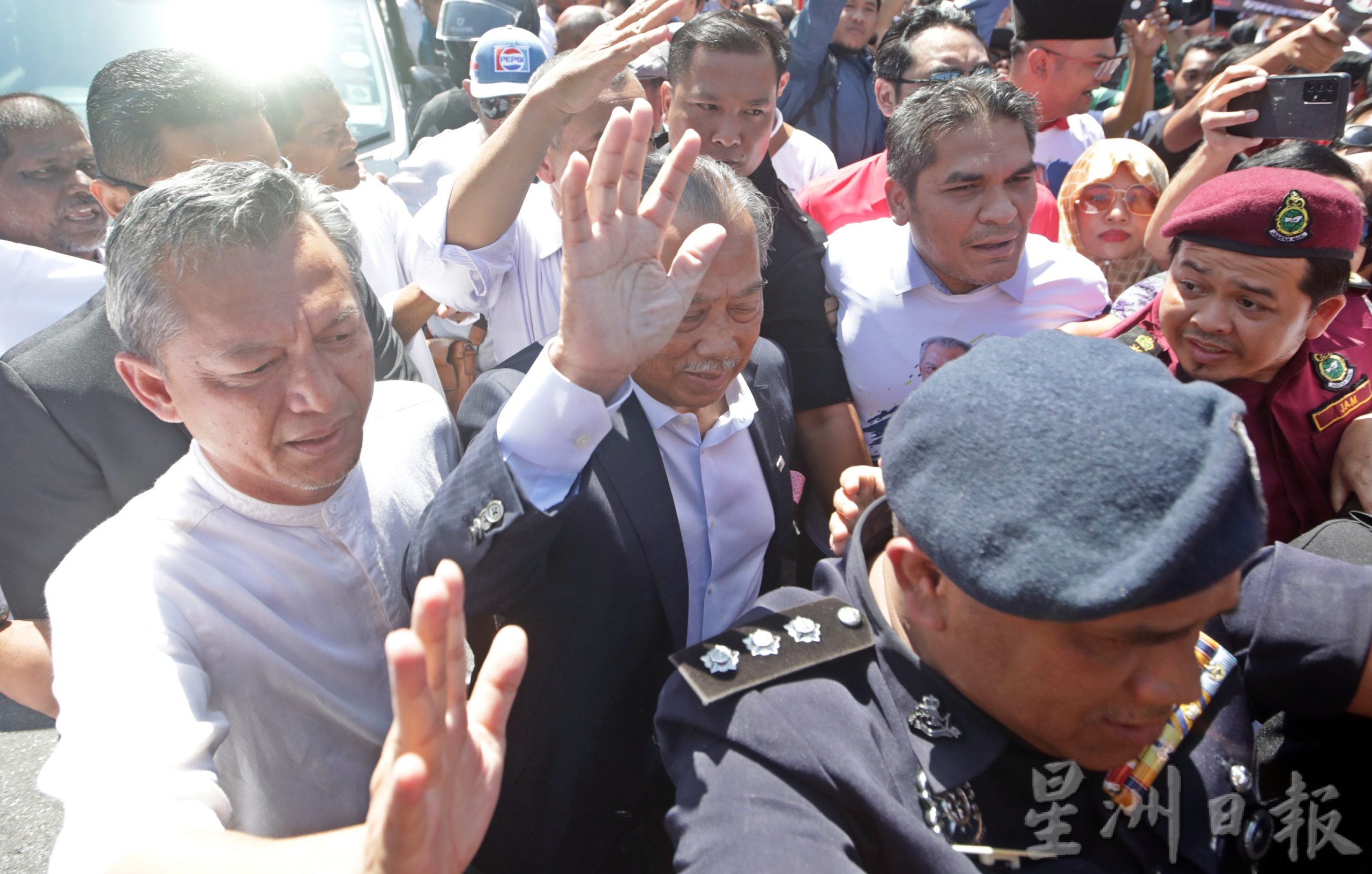 慕尤丁辞职?不需要