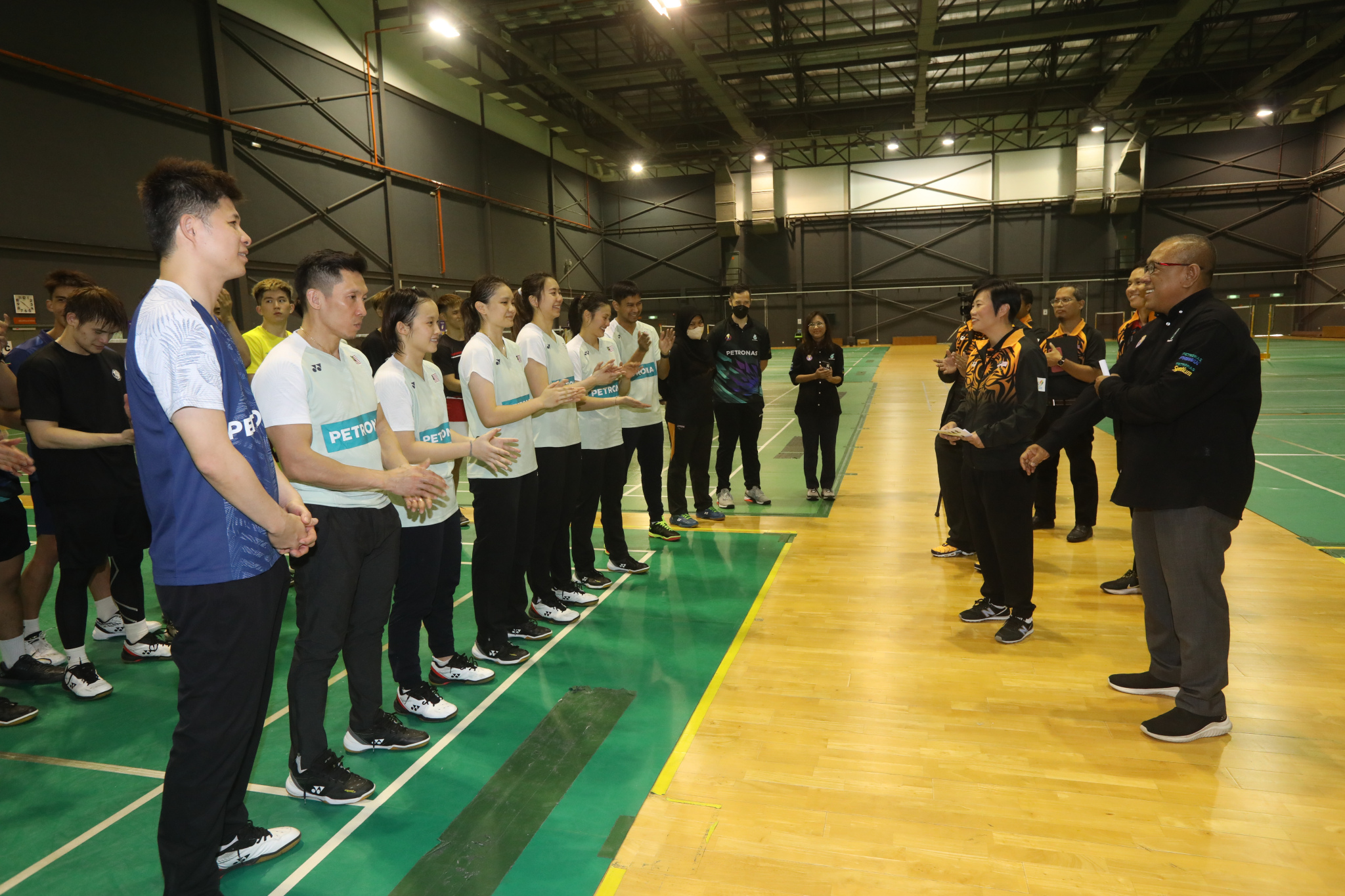 技术与走位有待提升  羽总助梁峻豪东运前回勇