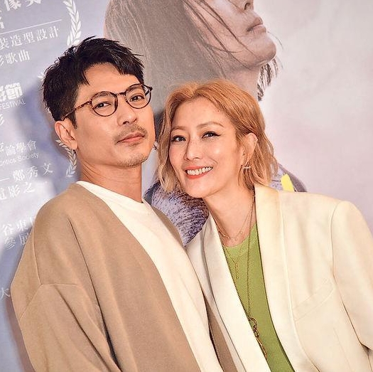 拒刘德华演老公 郑秀文:因为太明星了!