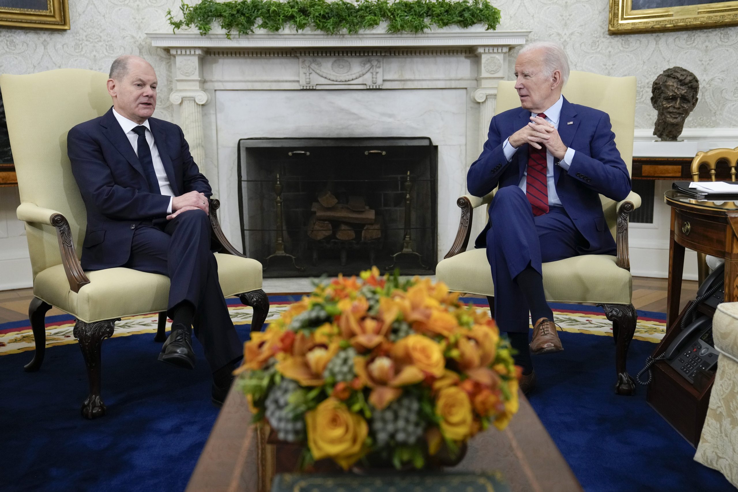 拜登和肖尔茨强调 美德援乌行动同步一致