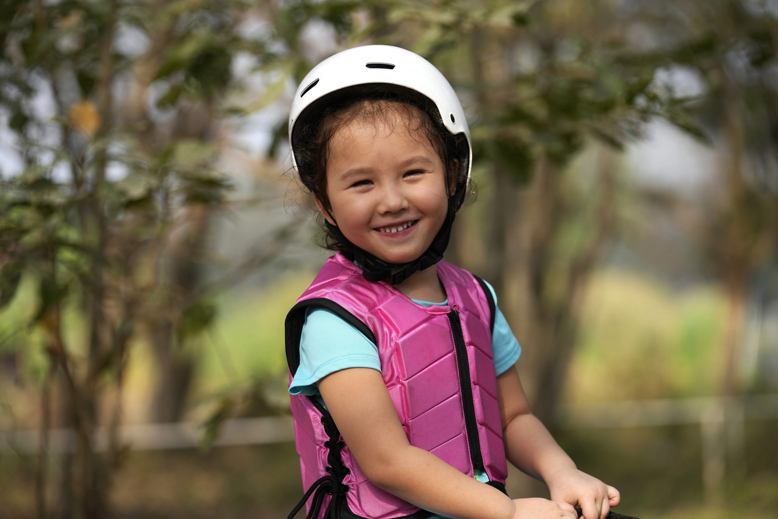 拼盘 )基因疗法治疗脑病 小女孩可以正常走路了