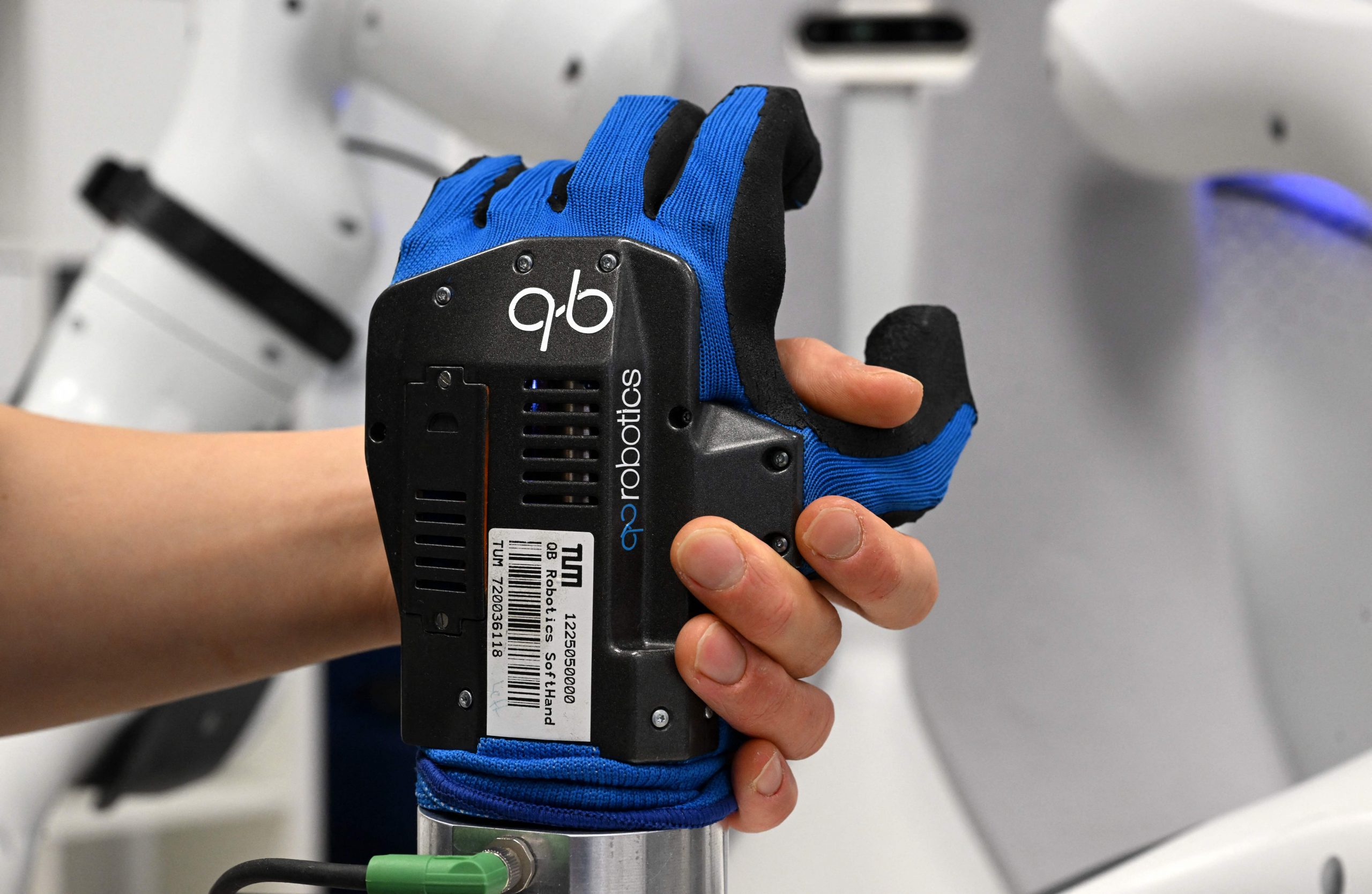 拼盘 未签　医护人员不足 德国研发护理机器人照顾老年人