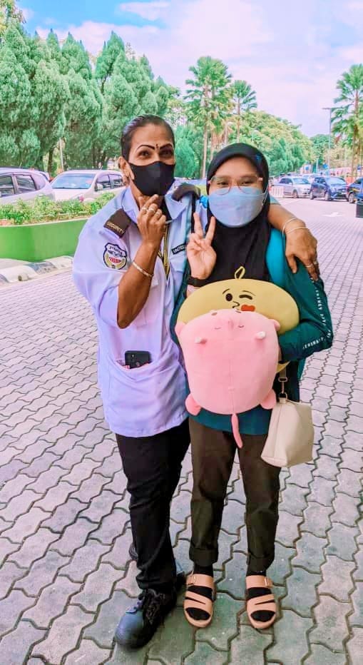 提供110%服务正能量 女保安为医院注入暖流 