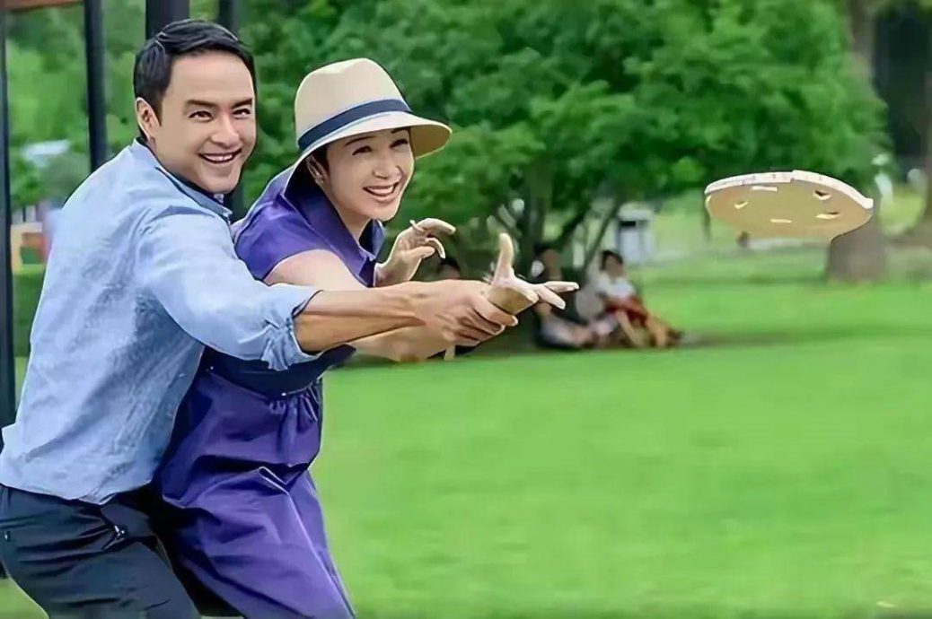 搭蒋雯丽演情侣画面违和 明道新剧被嘲邪门CP辣眼