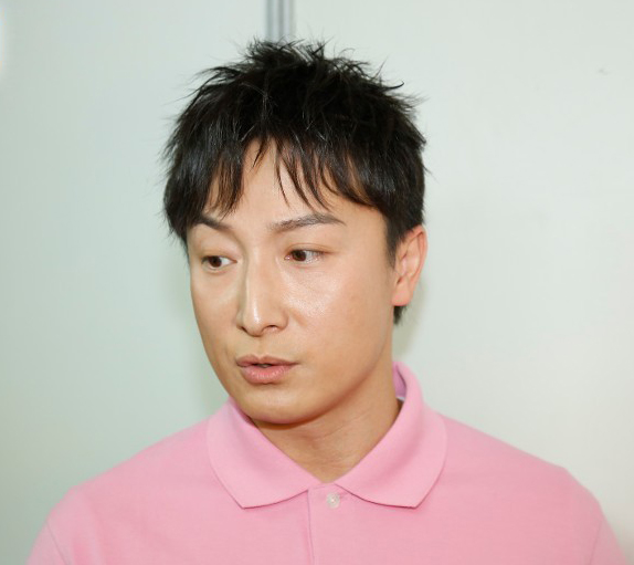 方力申认爱邪教性侵受害人 承诺陪赴韩出庭