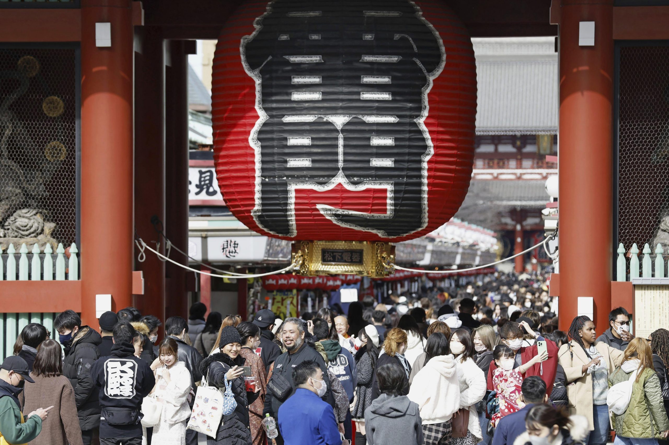 日本3月13日口罩松绑 百货铁道等员工将续戴